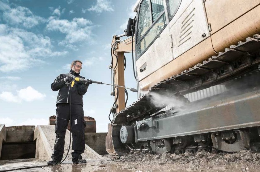 How to Select the Right High-Pressure Washer for Industrial Equipment